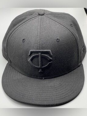 Minnesota Twins Blackout Basic 59FIFTY Fitted 7 1/8 MLB Official